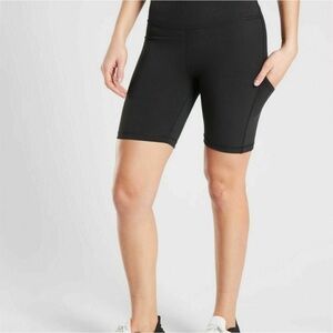 Athleta Ultimate Stash Pocket II 7’ Short Black Size Medium